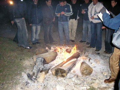 gori badnjak...