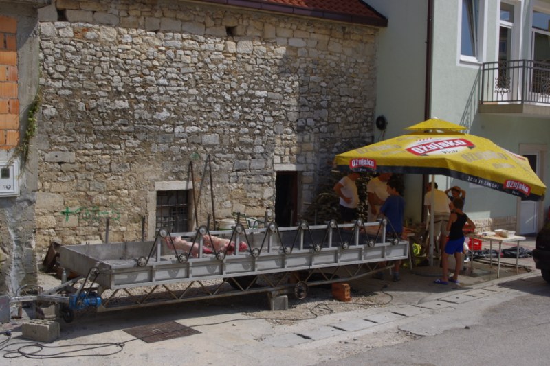 (1)