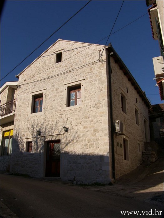 (2)