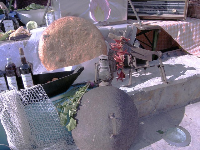 (07)