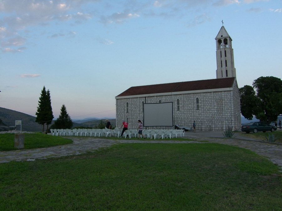 (2)