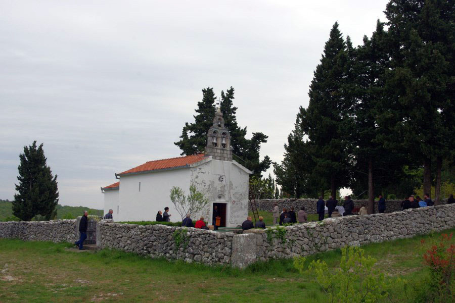 (2)