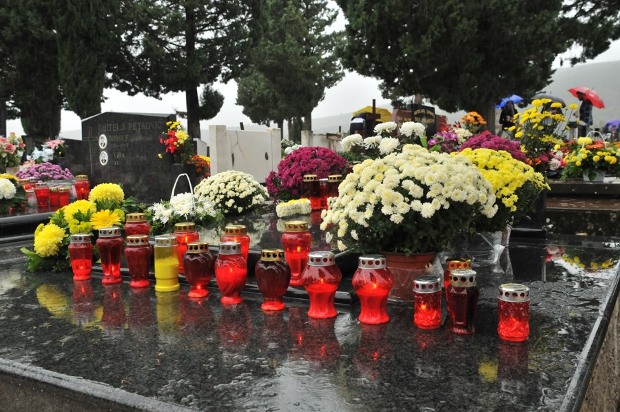 (136)