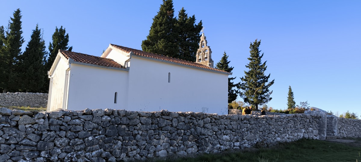 (2)