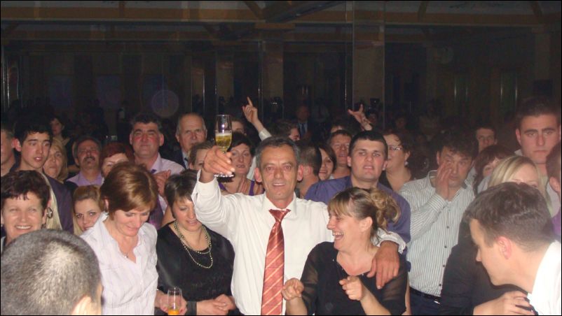 (95)