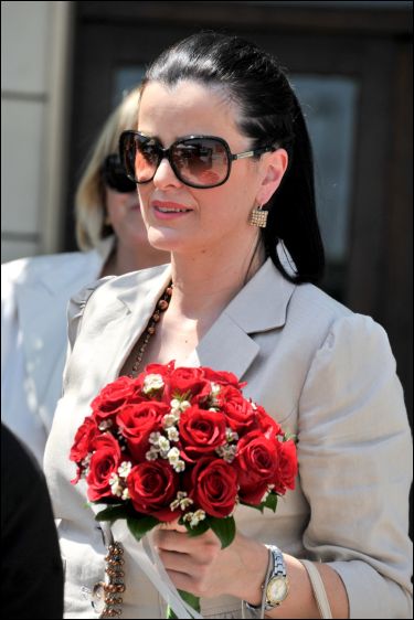 (18)