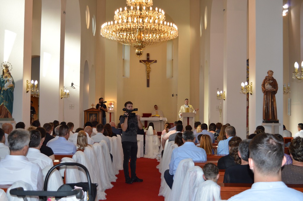 (21)