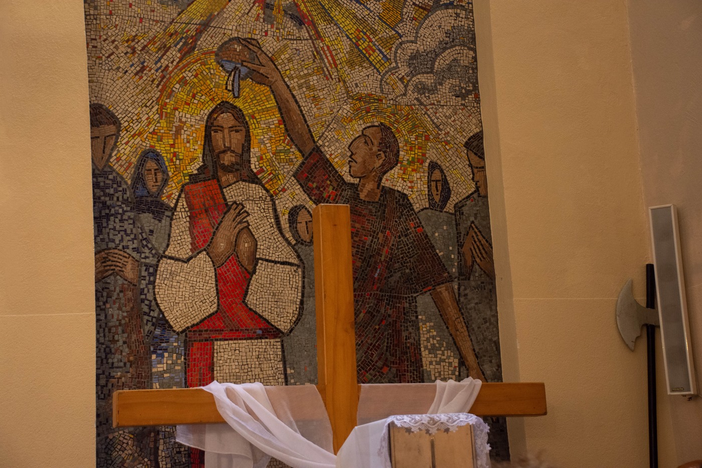 (33)
